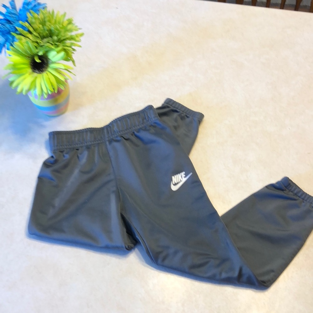 Nike Joggers, Size 5T